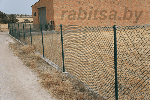 Картинка ограждения сетки рабица в Гродно