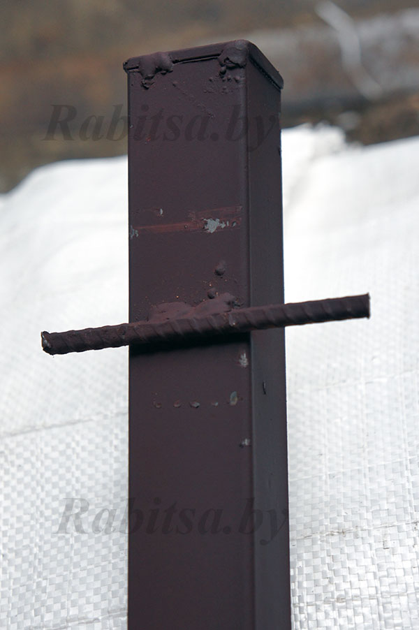 столб с крышкой