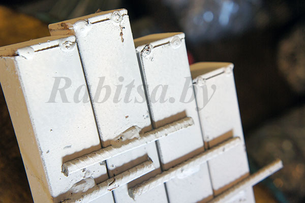 Столб металлический для сетки рабица