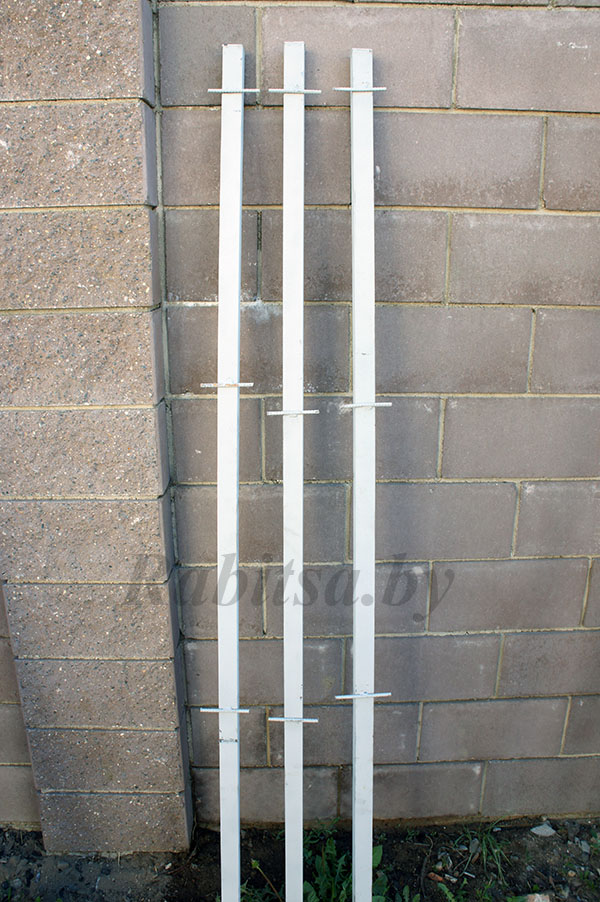 Столб металлический для сетки рабица